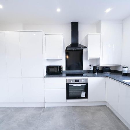 Entire Modern Home With Private Parking For 6/8 Persons Worksop Kültér fotó