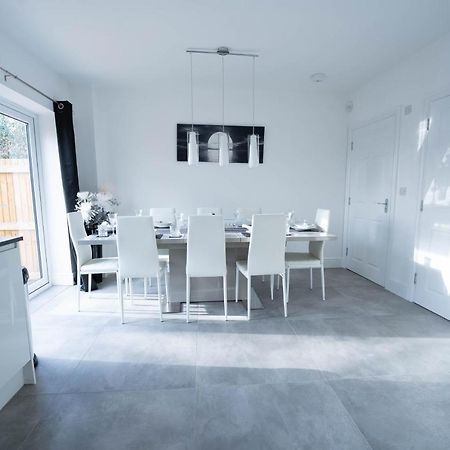 Entire Modern Home With Private Parking For 6/8 Persons Worksop Kültér fotó