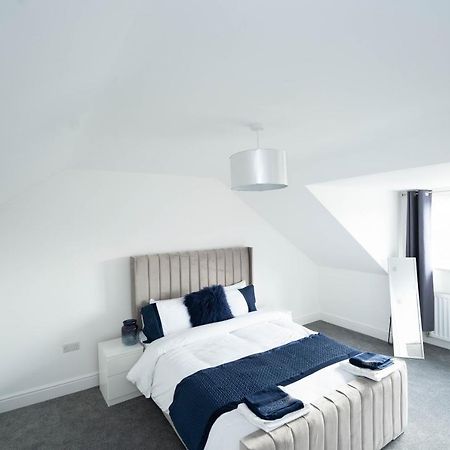 Entire Modern Home With Private Parking For 6/8 Persons Worksop Kültér fotó