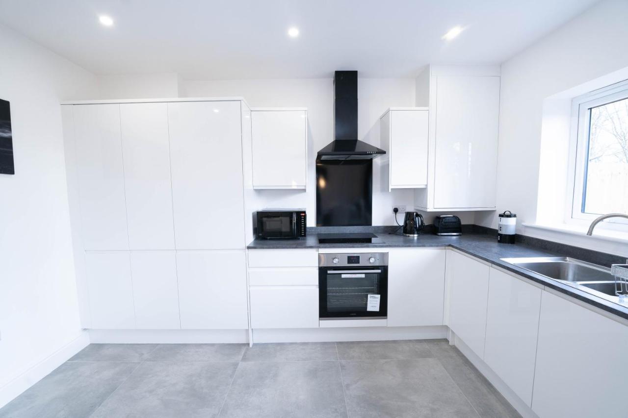 Entire Modern Home With Private Parking For 6/8 Persons Worksop Kültér fotó