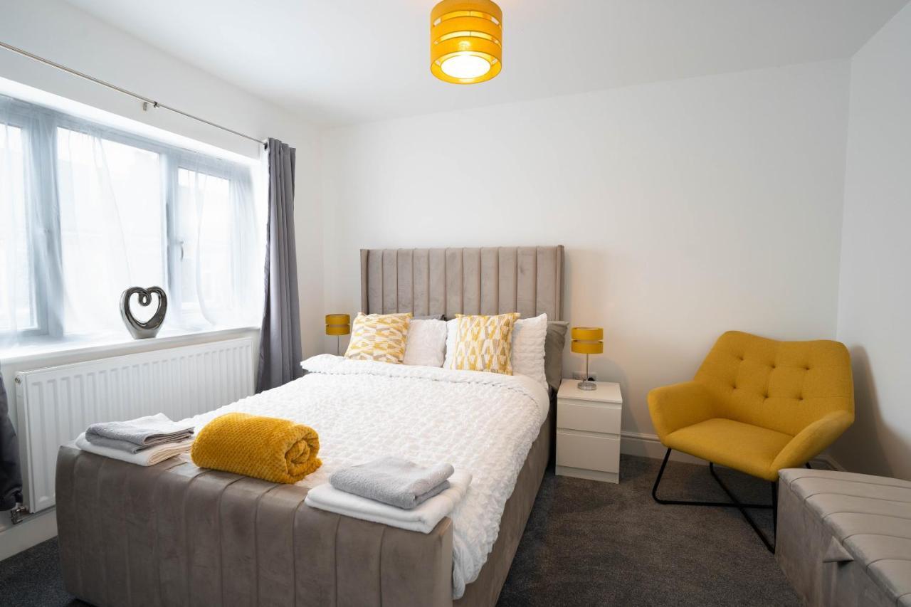 Entire Modern Home With Private Parking For 6/8 Persons Worksop Kültér fotó