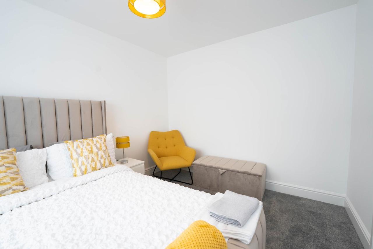 Entire Modern Home With Private Parking For 6/8 Persons Worksop Kültér fotó