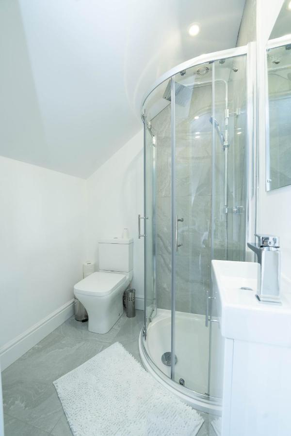 Entire Modern Home With Private Parking For 6/8 Persons Worksop Kültér fotó