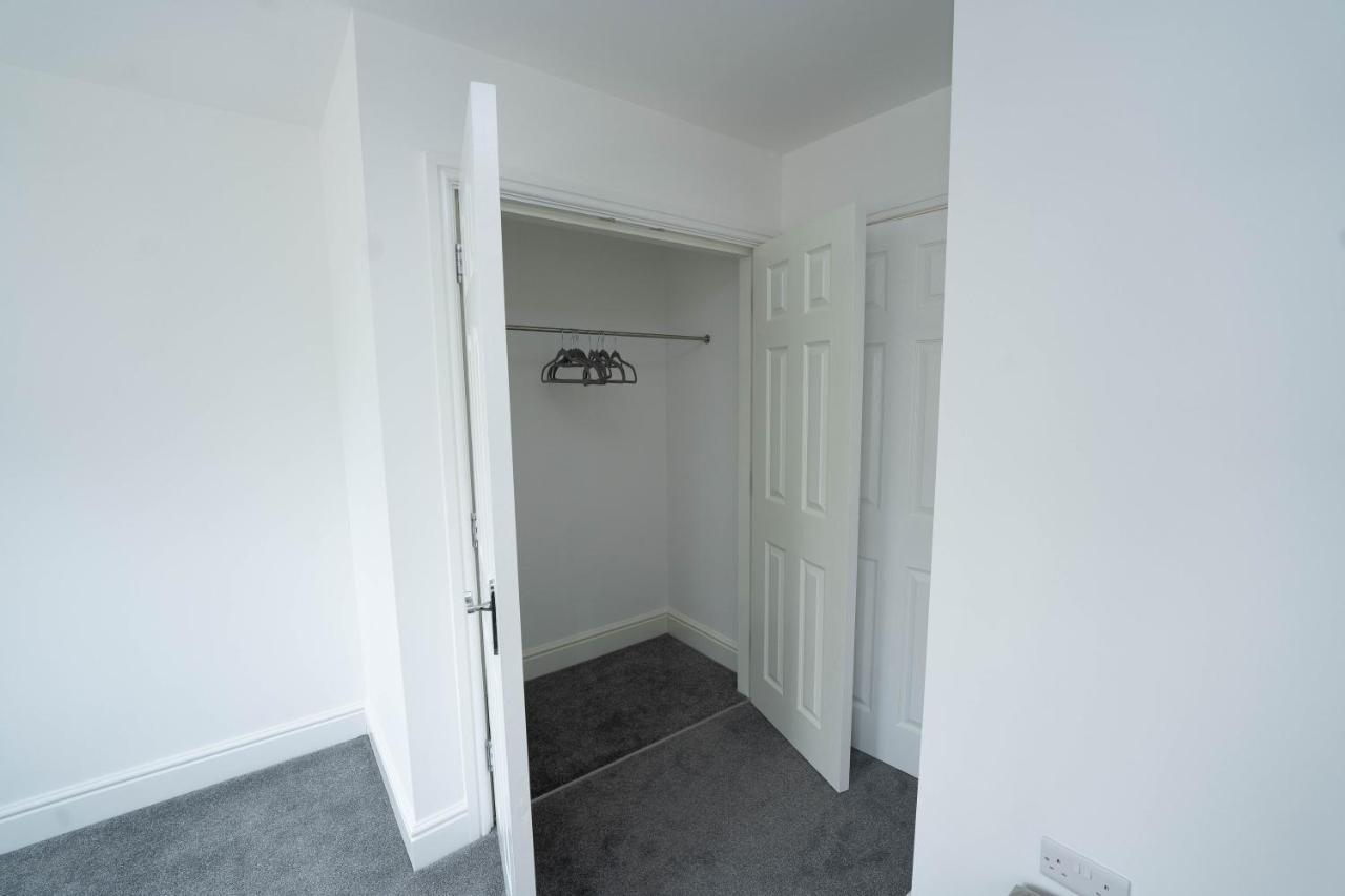Entire Modern Home With Private Parking For 6/8 Persons Worksop Kültér fotó