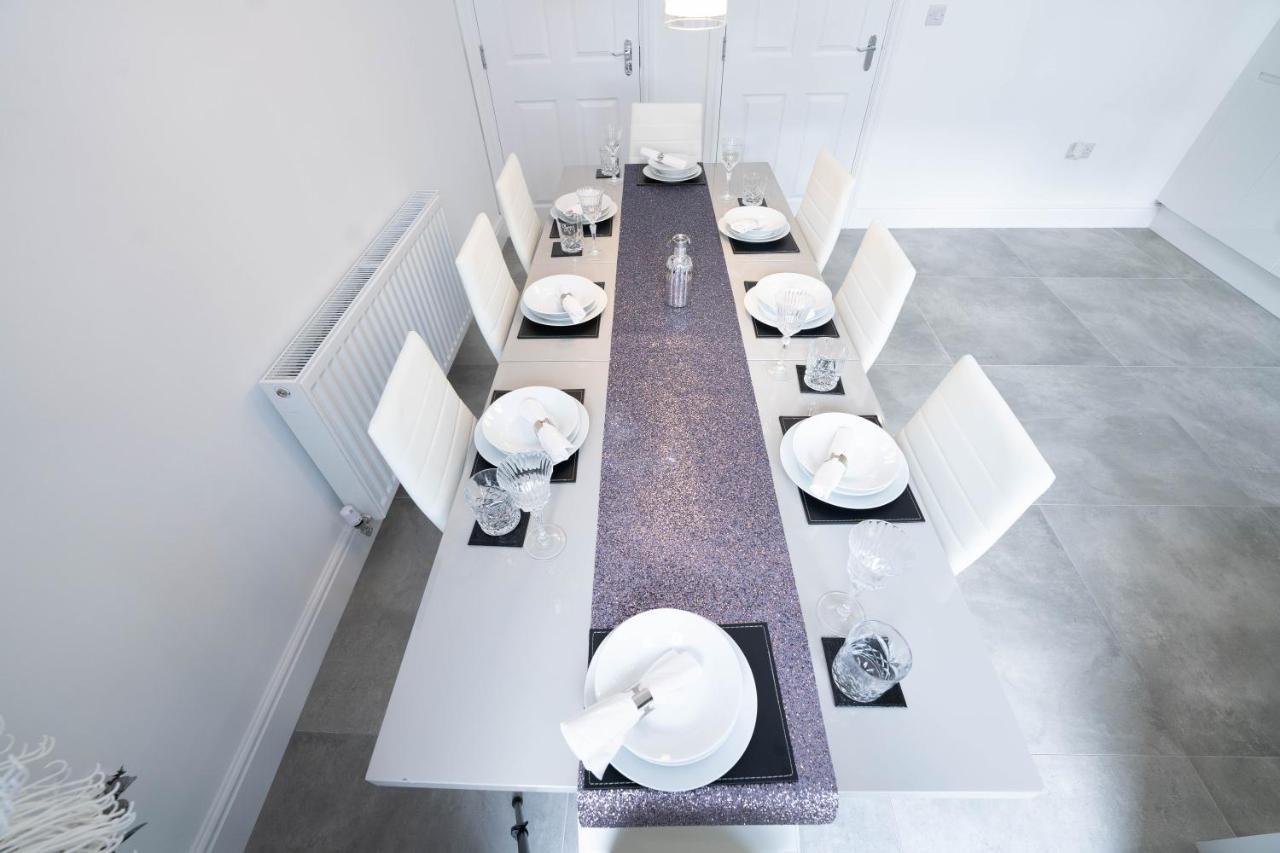 Entire Modern Home With Private Parking For 6/8 Persons Worksop Kültér fotó