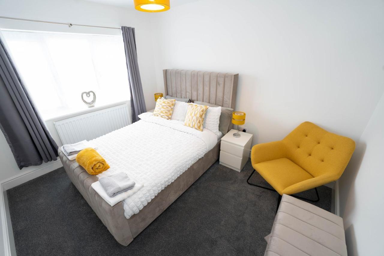 Entire Modern Home With Private Parking For 6/8 Persons Worksop Kültér fotó