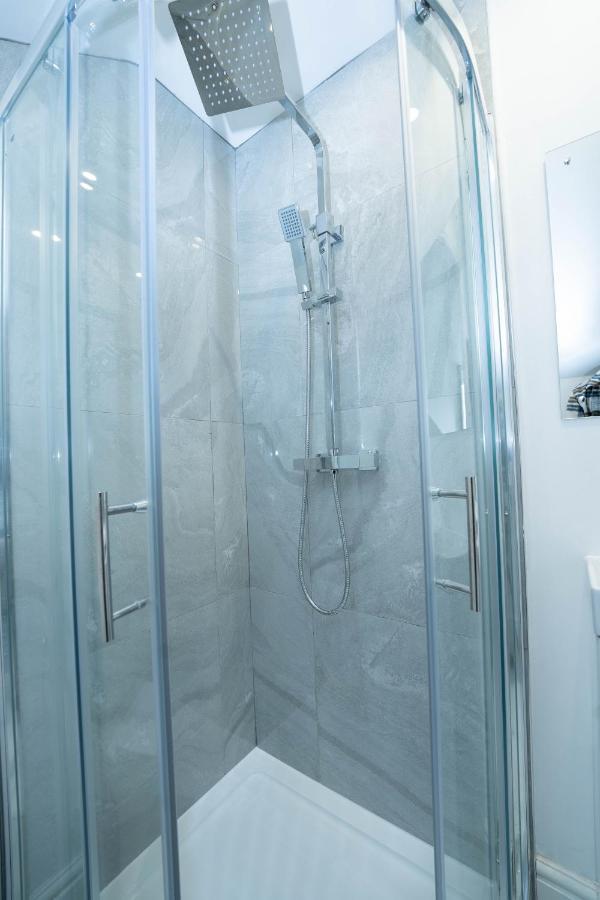 Entire Modern Home With Private Parking For 6/8 Persons Worksop Kültér fotó