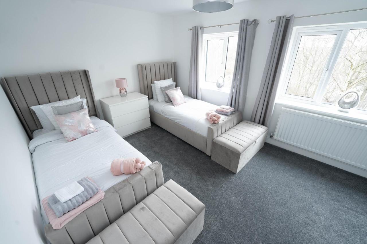 Entire Modern Home With Private Parking For 6/8 Persons Worksop Kültér fotó