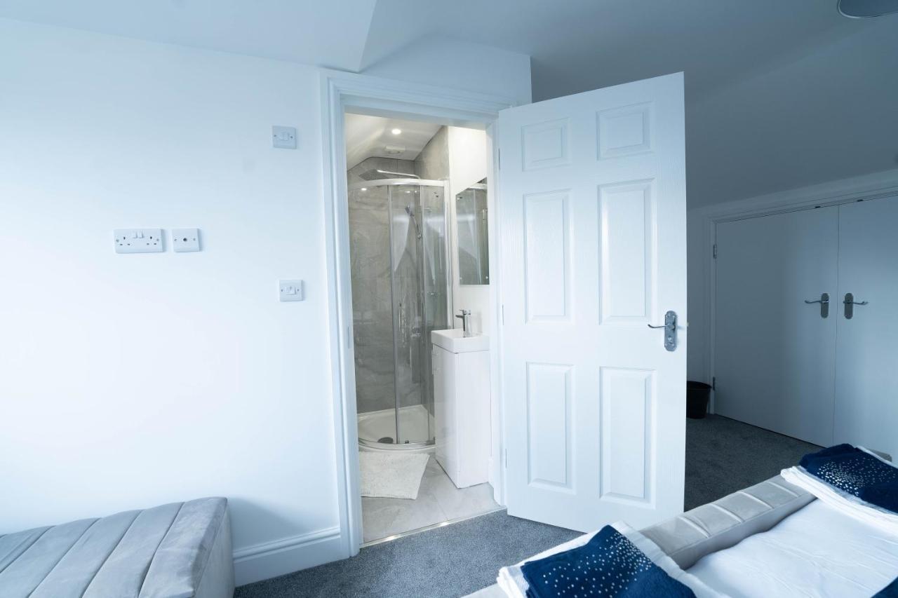 Entire Modern Home With Private Parking For 6/8 Persons Worksop Kültér fotó