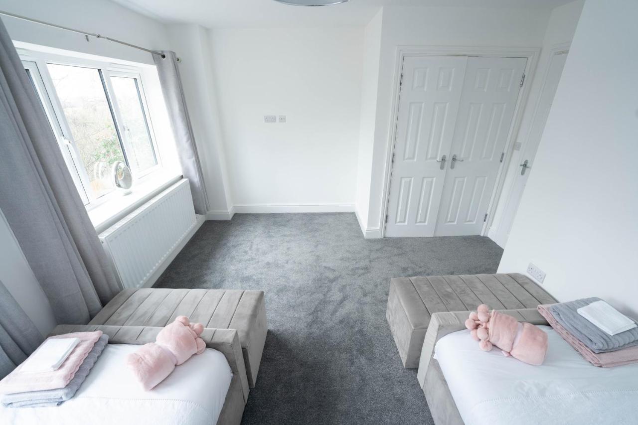 Entire Modern Home With Private Parking For 6/8 Persons Worksop Kültér fotó